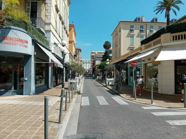 A CÉDER CARRÉ D’OR DROIT AU BAIL 5772