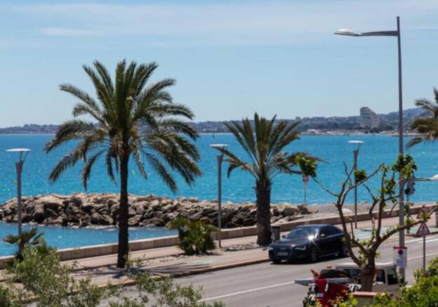 A VENDRE FONDS DE COMMERCE BAR/PMU CAGNES SUR MER 5753