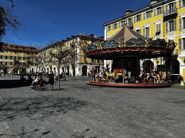 A VENDRE MURS OCCUPÉS VIEUX NICE 5600