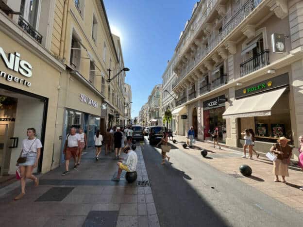 A VENDRE DROIT AU BAIL RUE D&rsquo;ANTIBES CANNES 5812