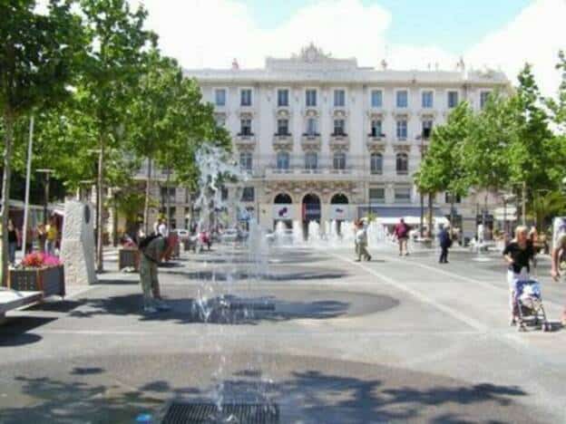 LOCATION PURE ENTIER IMMEUBLE ANTIBES  5859