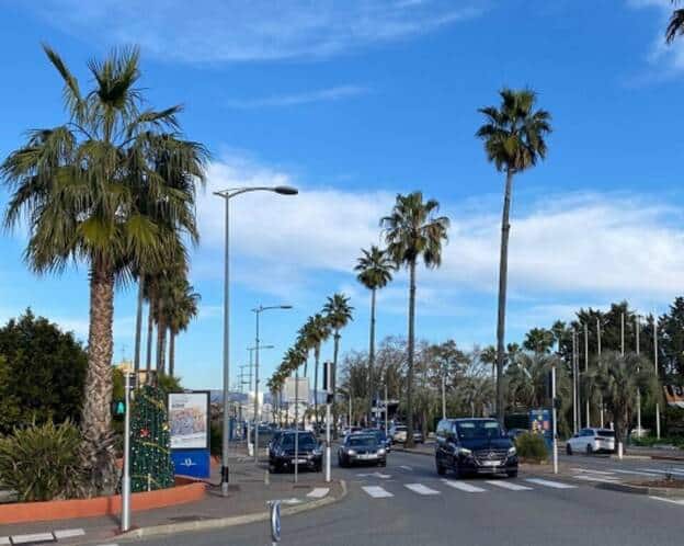 A VENDRE MURS LIBRES ENTIER IMMEUBLE VILLENEUVE LOUBET 5879