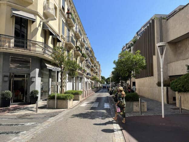 A LOUER EMPLACEMENT PREMIUM CANNES 5912