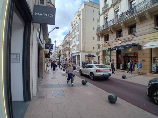 A VENDRE DROIT AU BAIL CANNES RUE D&rsquo;ANTIBES 5945