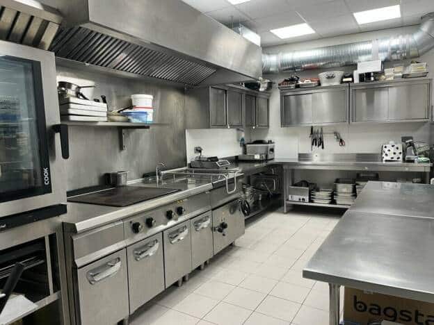 A VENDRE DROIT AU BAIL  LABORATOIRE ALIMENTAIRE 75 m²  NICE RIQUIER / SAINT-ROCH 5996