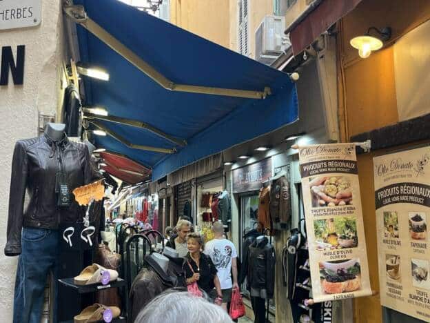 A CÉDER FONDS DE COMMERCE COEUR VIEUX NICE 5979