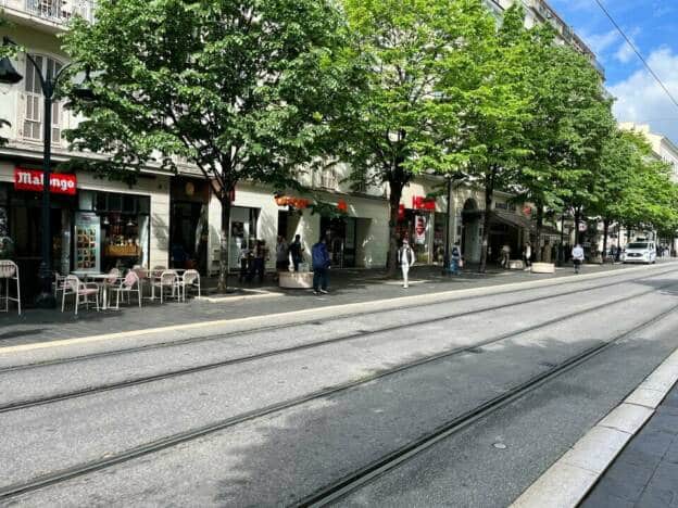 A CÉDER RESTAURATION RAPIDE EMPLACEMENT TOP JEAN MÉDECIN 5985