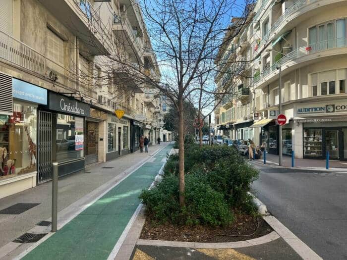 A VENDRE DROIT AU BAIL RESTAURATION SANS EXTRACTION 6010
