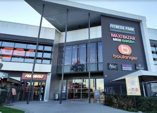 A CEDER LOCAL COMMERCIAL CENTRE COMMERCIAL OLYMPIE ANTIBES 6033