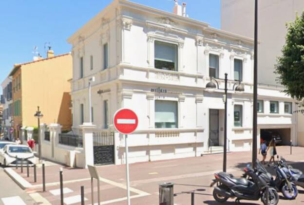 LOCATION PURE ENTIER IMMEUBLE ANTIBES  5859