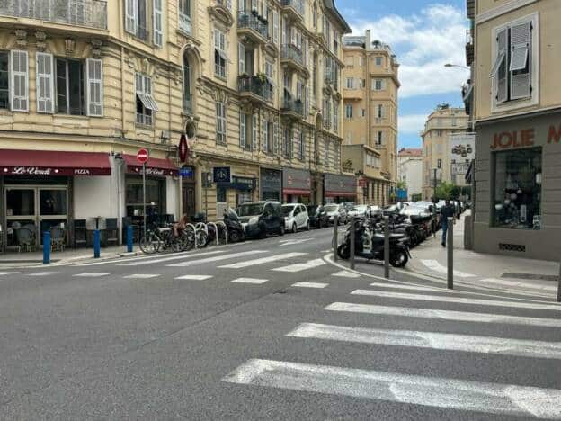 A VENDRE FONDS DE COMMERCE RESTAURANT NICE CENTRE 6051