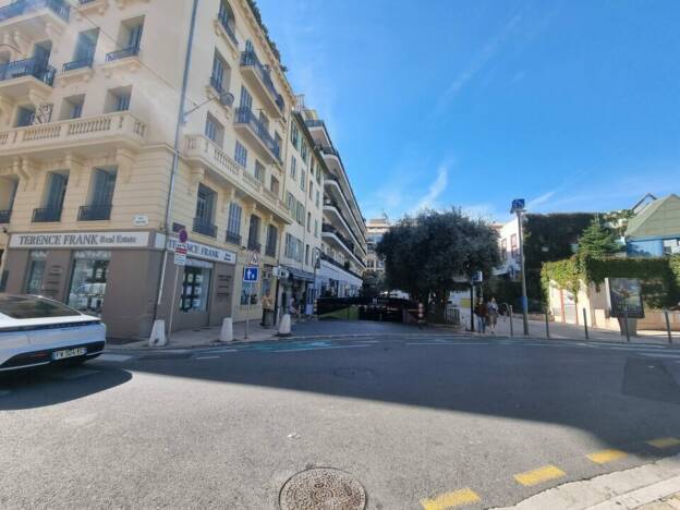 A VENDRE MURS LIBRES NICE CENTRE 6086