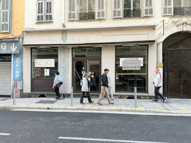A LOUER LOCAL A USAGE DE RESTAURANT/EXTRACTION 6066