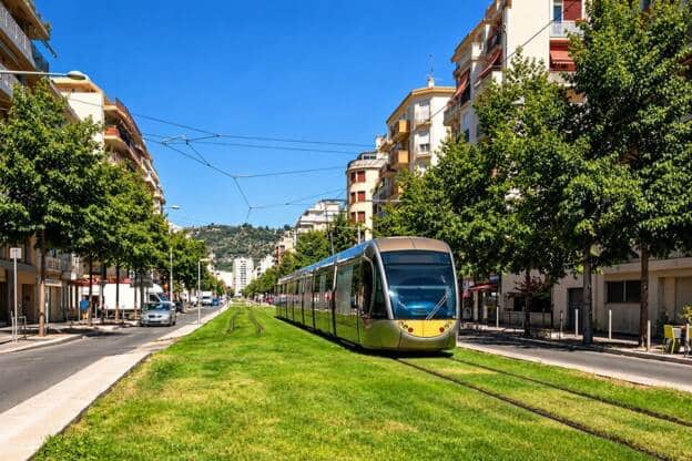 A CEDER BAR RESTAURANT D&rsquo;ANGLE – NICE EST 6133